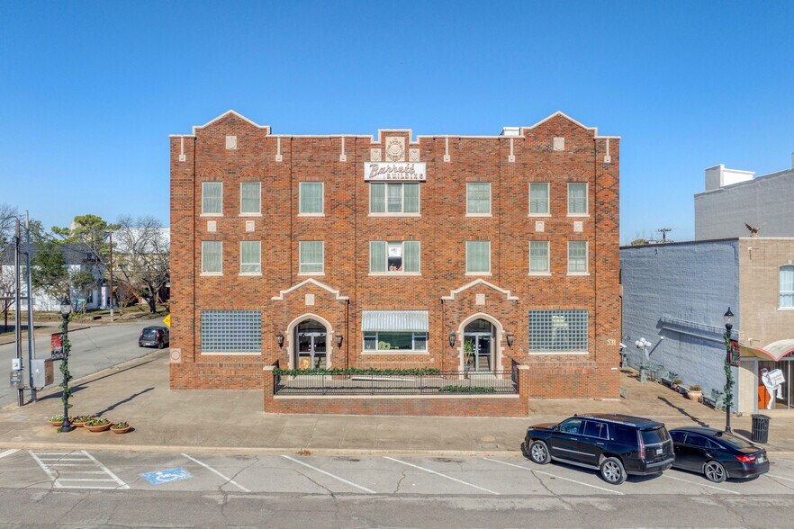 531 W Main St, Denison, TX à vendre - Photo de l’immeuble – Image 1 sur 81