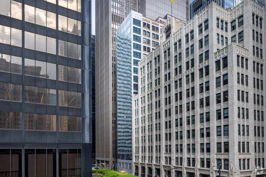 318 W Adams St, Chicago, IL à louer - Photo de l’immeuble – Image 1 sur 25