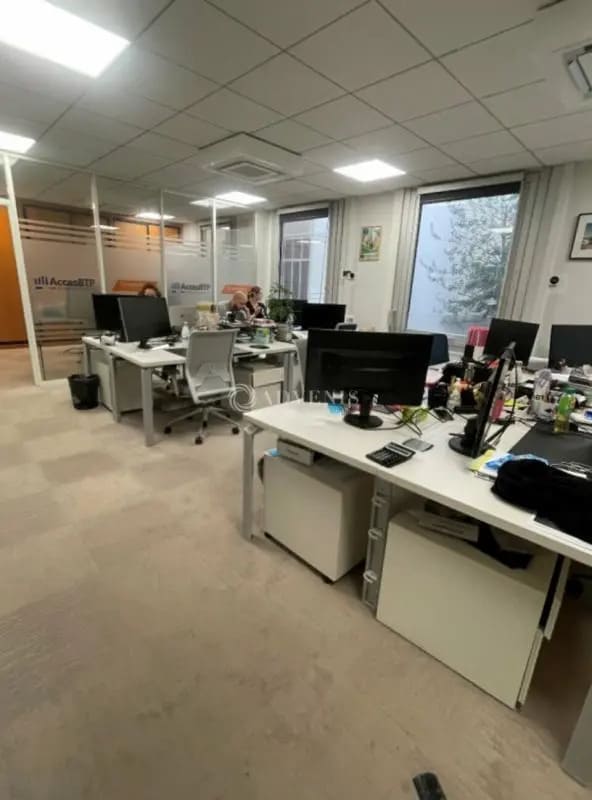 Bureau dans Paris à louer Photo de l’immeuble– Image 1 sur 1