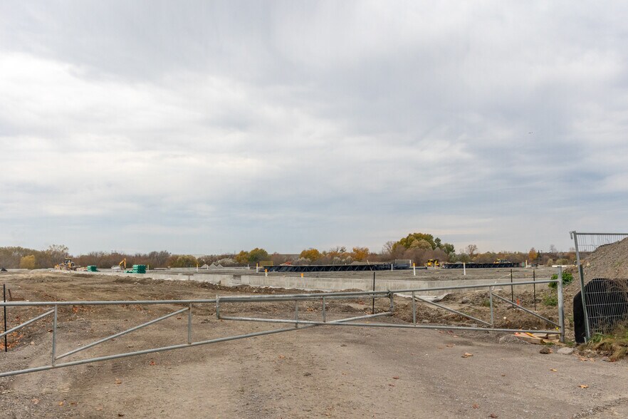 1900 Boundary Rd, Whitby, ON à louer - Photo de la construction – Image 2 sur 3