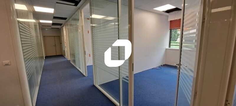 Bureau dans Montreuil à louer - Photo de l’immeuble – Image 2 sur 9
