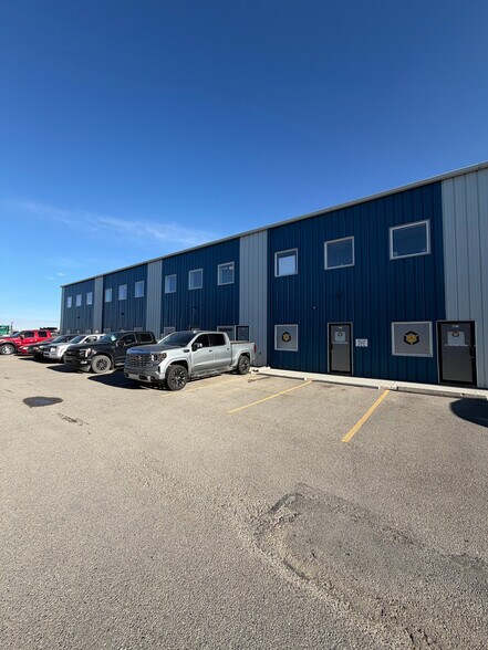 8800 Venture Ave SE, Calgary, AB à louer - Photo de l’immeuble – Image 1 sur 8