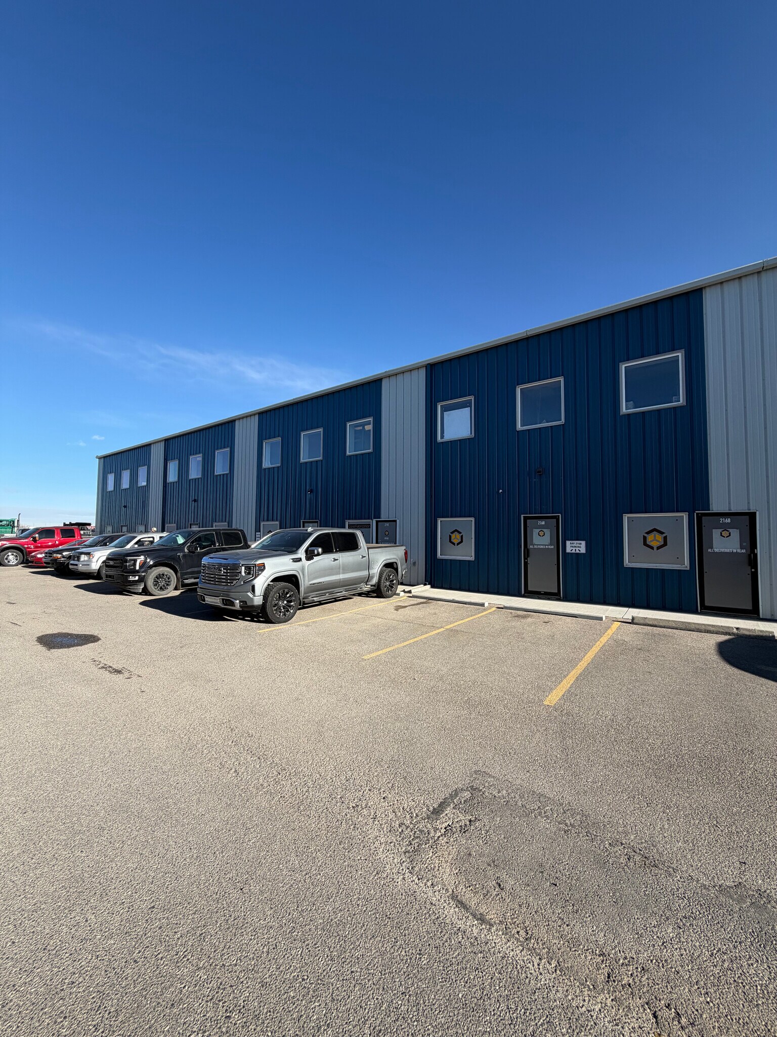 8800 Venture Ave SE, Calgary, AB à louer Photo de l’immeuble– Image 1 sur 9