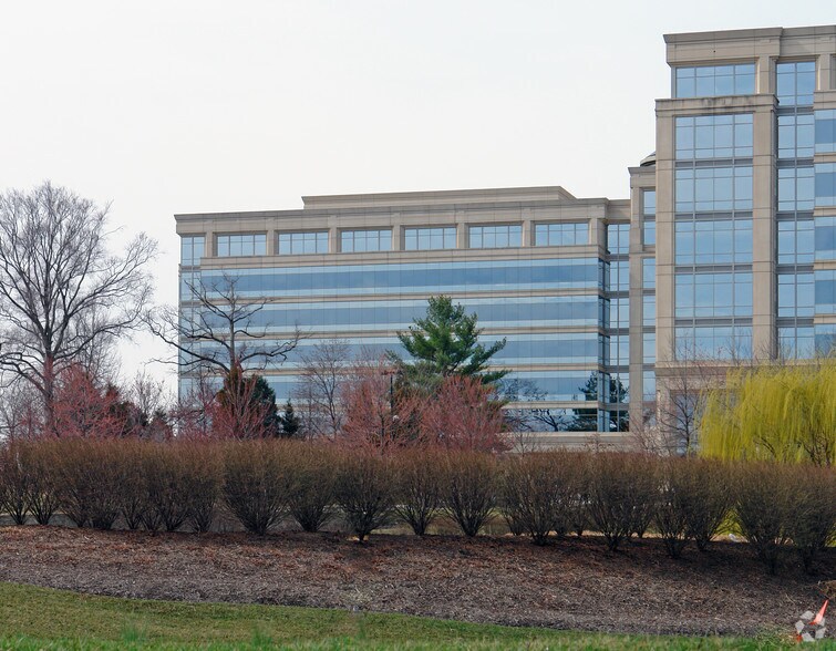 1910 Oracle Way, Reston, VA à louer - Photo de l’immeuble – Image 2 sur 2