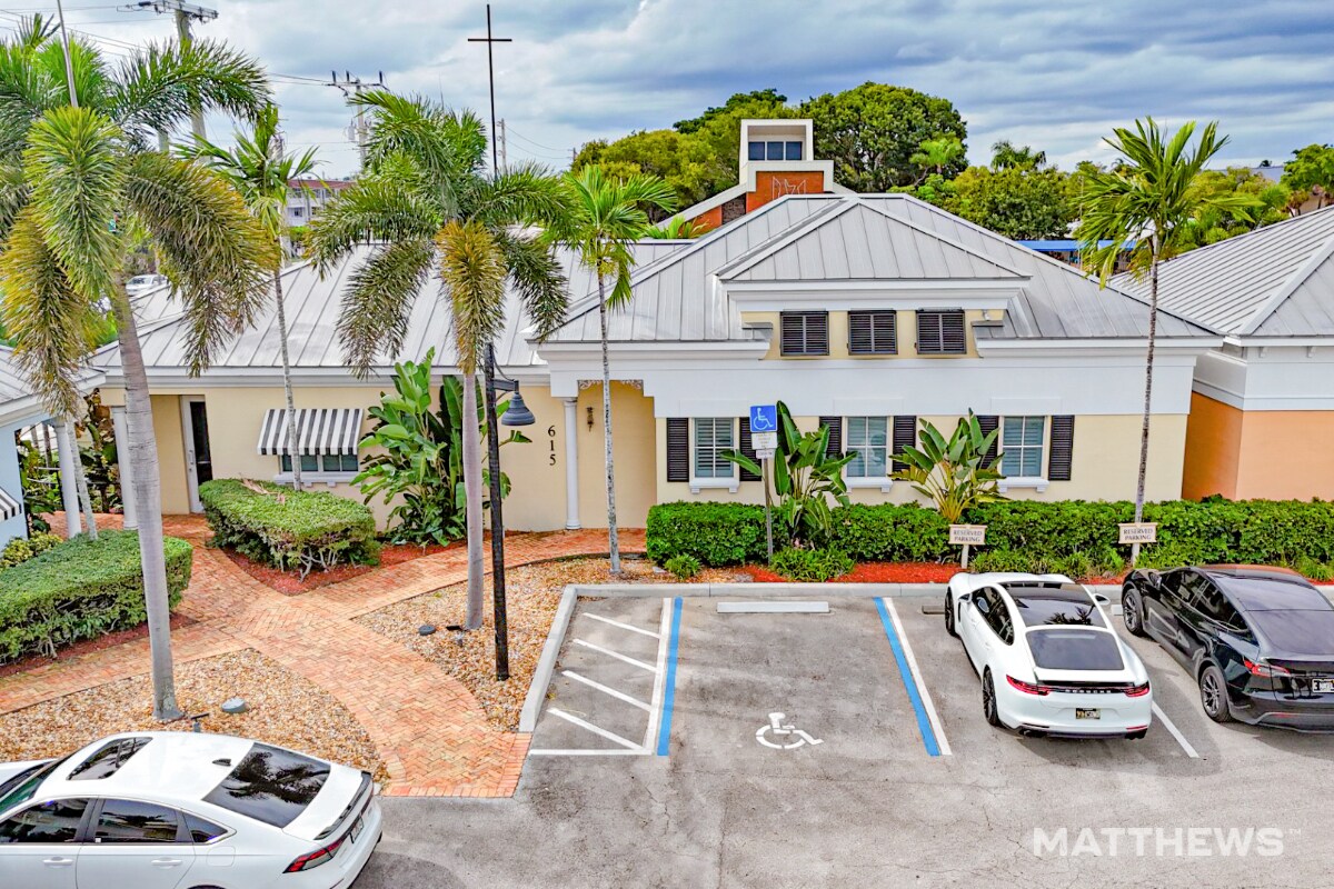 615 SE 10th St, Deerfield Beach, FL à vendre Photo de l’immeuble– Image 1 sur 4