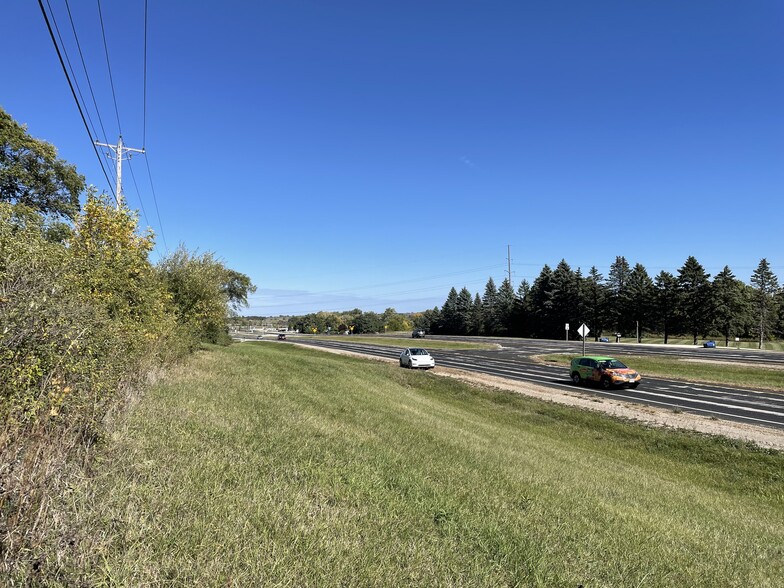 1557 County Highway V, Grafton, WI à vendre - Photo de l’immeuble – Image 2 sur 13