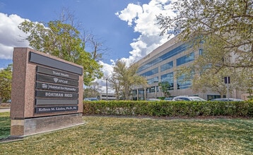 12751 New Brittany Blvd, Fort Myers, FL à louer Photo de l’immeuble– Image 2 sur 16