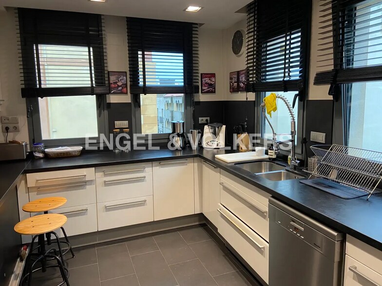 Immeuble residentiel dans Barcelone, Barcelona à vendre - Photo intérieure – Image 3 sur 7