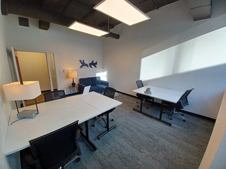 227 W 4th St, Charlotte, NC à louer - Photo de l’immeuble – Image 3 sur 19