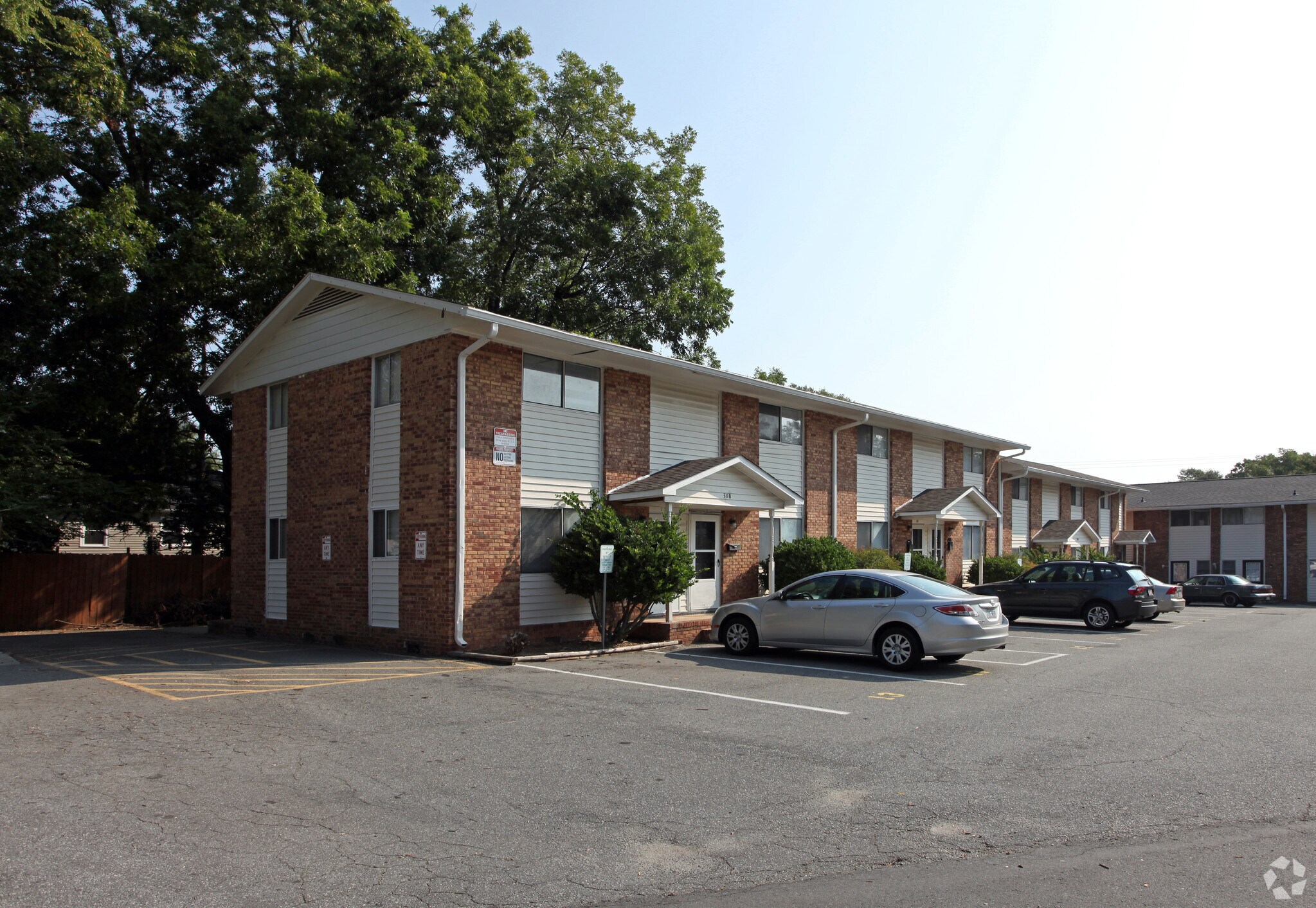 318 Highland St, Mount Holly, NC à vendre Photo de l’immeuble– Image 1 sur 6