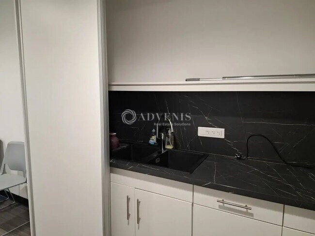 Plus de détails pour Bureau à vendre