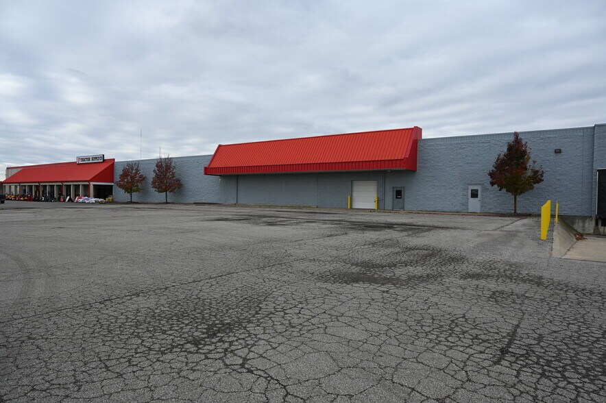 2300 Claremont Ave, Ashland, OH à vendre - Photo de l’immeuble – Image 2 sur 54