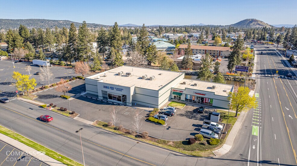 61545 S Highway 97, Bend, OR à louer - Photo de l’immeuble – Image 2 sur 14