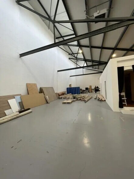 Industriel/Logistique dans Saint-Denis à louer - Photo de l’immeuble – Image 3 sur 20