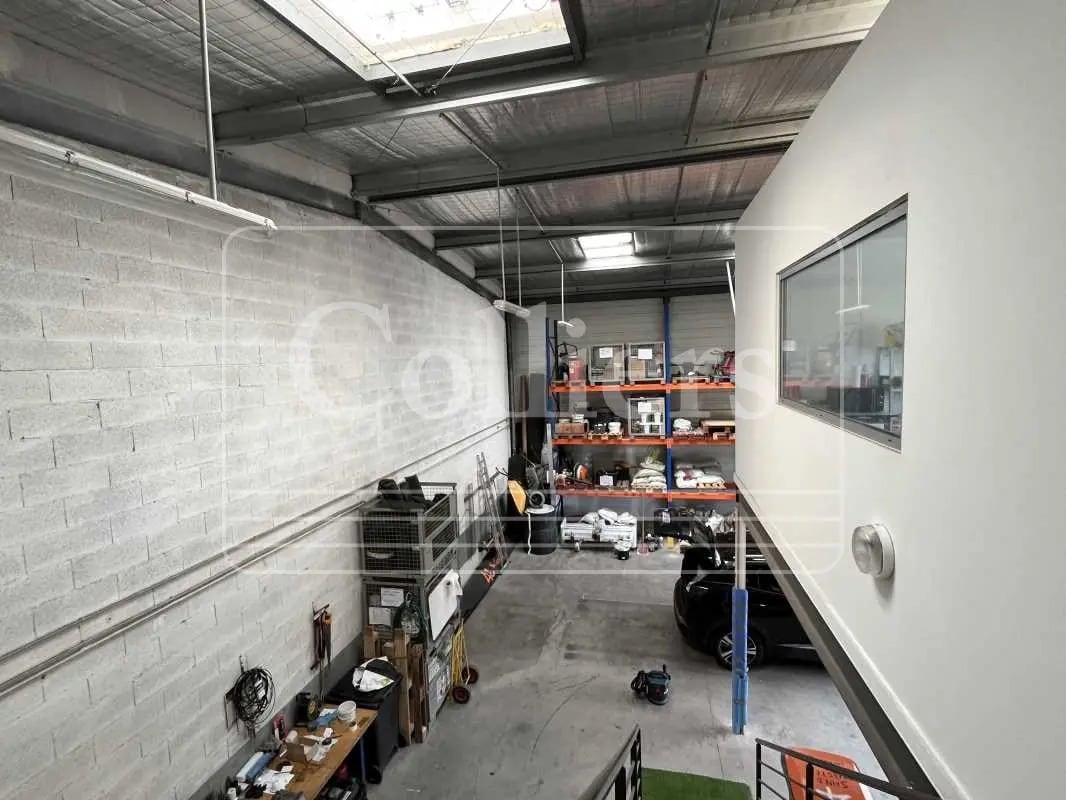 Local d’activités dans La Penne-sur-Huveaune à louer Photo de l’immeuble– Image 1 sur 7