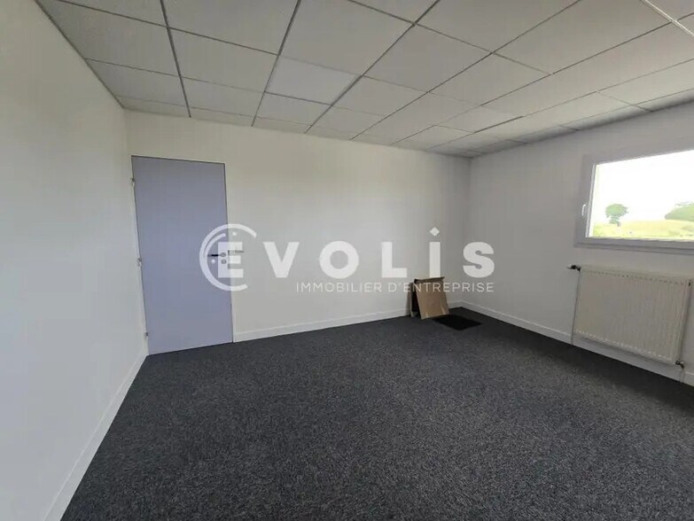 Bureau dans Gometz-le-Châtel à louer - Photo de l’immeuble – Image 3 sur 6