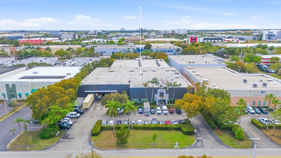 10880 NW 30th St, Doral, FL à louer - Aérien – Image 2 sur 39