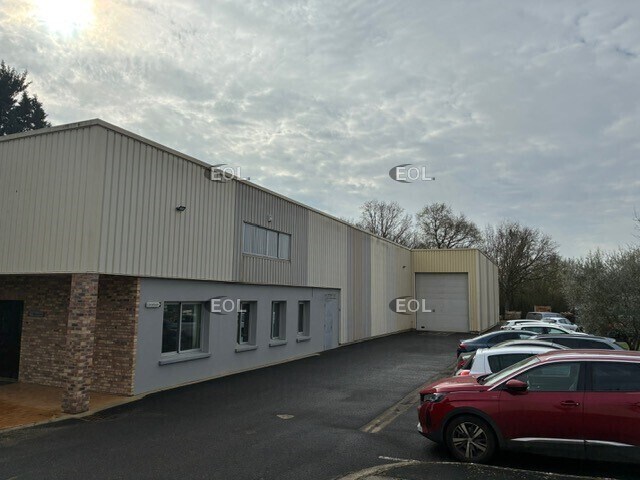 Local d’activités dans Saint-Fargeau-Ponthierry à louer - Photo de l’immeuble – Image 3 sur 15