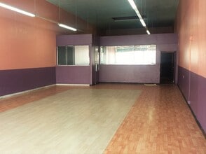 2638 E Florence Ave, Huntington Park, CA à louer Photo intérieure– Image 2 sur 11