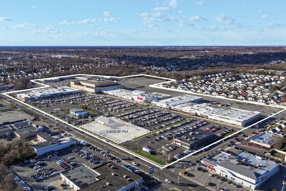 825-895 W Montauk Hwy, West Babylon, NY à louer Photo de l’immeuble– Image 1 sur 9