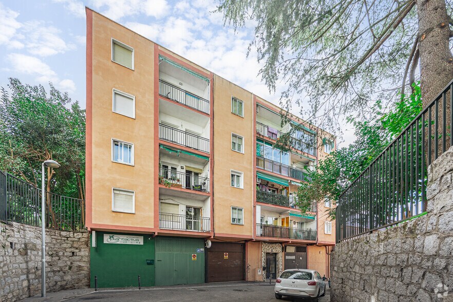 Immeuble residentiel dans Collado Villalba, Madrid à vendre - Photo de l’immeuble – Image 3 sur 3