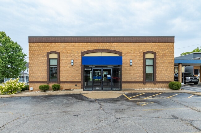 Plus de détails pour 24 S Main St, Thornville, OH - Local commercial à vendre