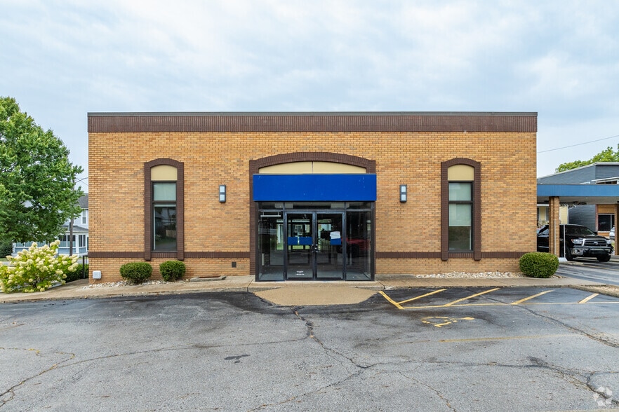 24 S Main St, Thornville, OH à vendre - Photo de l’immeuble – Image 1 sur 8