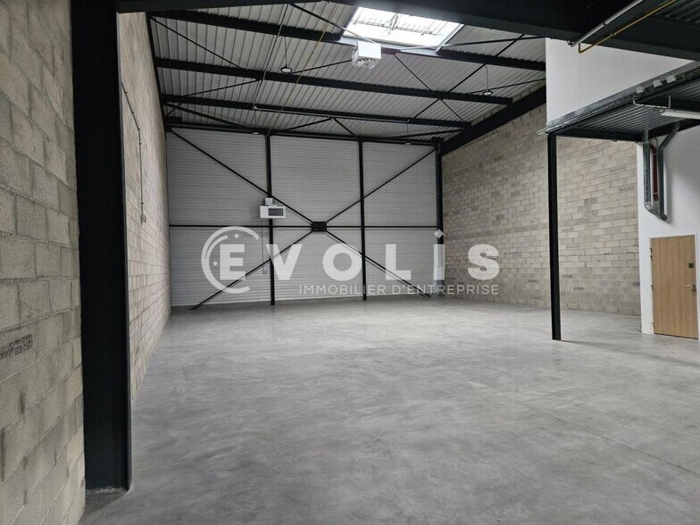 21 Avenue De Norvège, Villebon-sur-Yvette à louer - Photo de l’immeuble – Image 3 sur 10