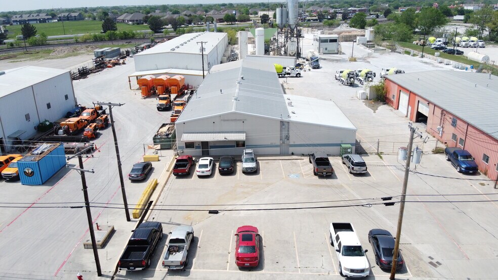 1033 Jarvis Rd, Saginaw, TX à louer - Photo principale – Image 1 sur 10