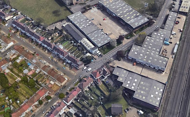 2A Tudor Rd, Harrow à louer - Photo de l’immeuble – Image 1 sur 1