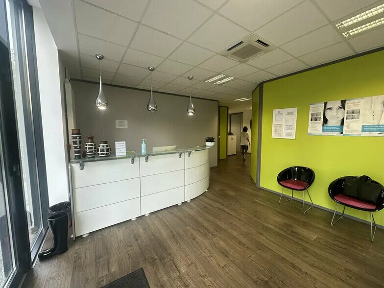 Local commercial dans Strasbourg à louer - Photo de l’immeuble – Image 3 sur 8