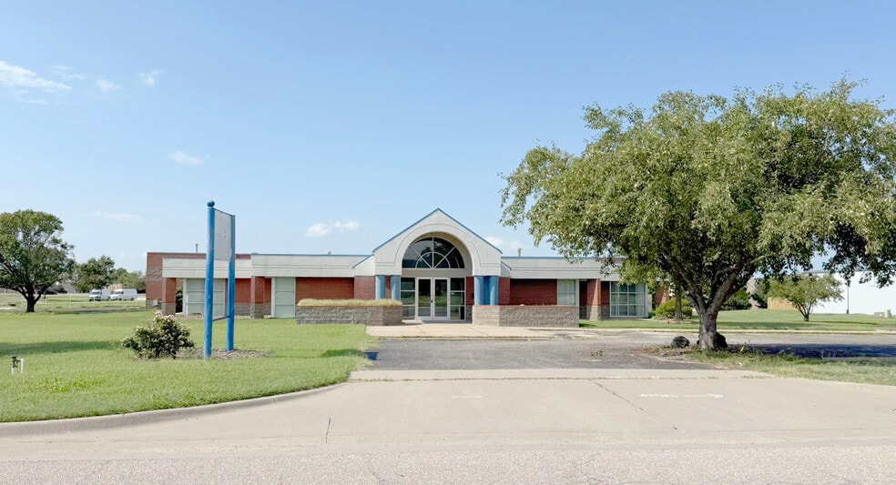 9310 E 37th St, Wichita, KS à vendre - Photo de l’immeuble – Image 1 sur 4