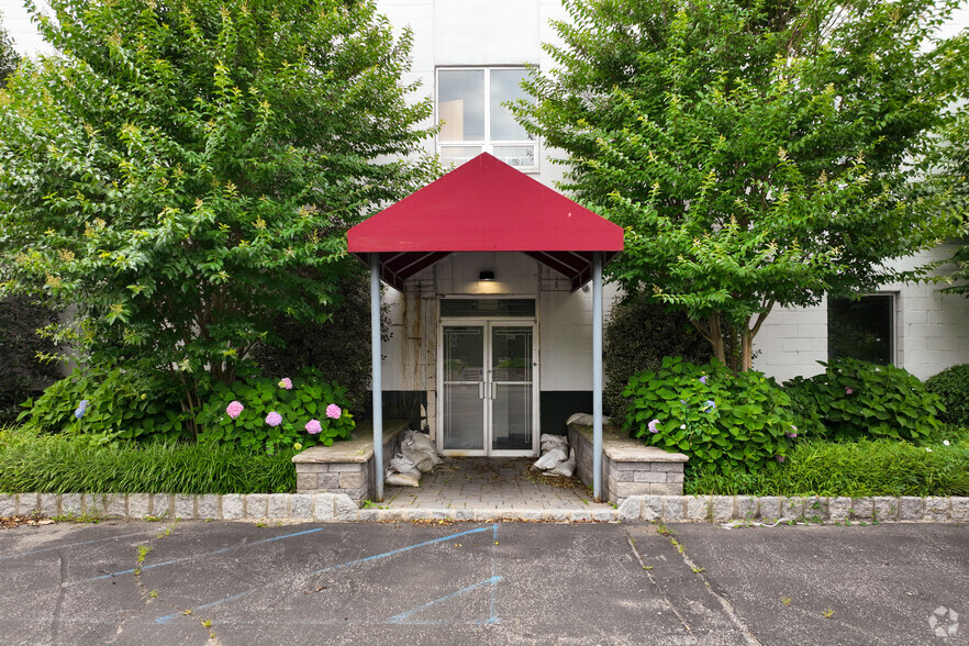 50 Morton St, East Rutherford, NJ à louer - Photo de l’immeuble – Image 3 sur 6
