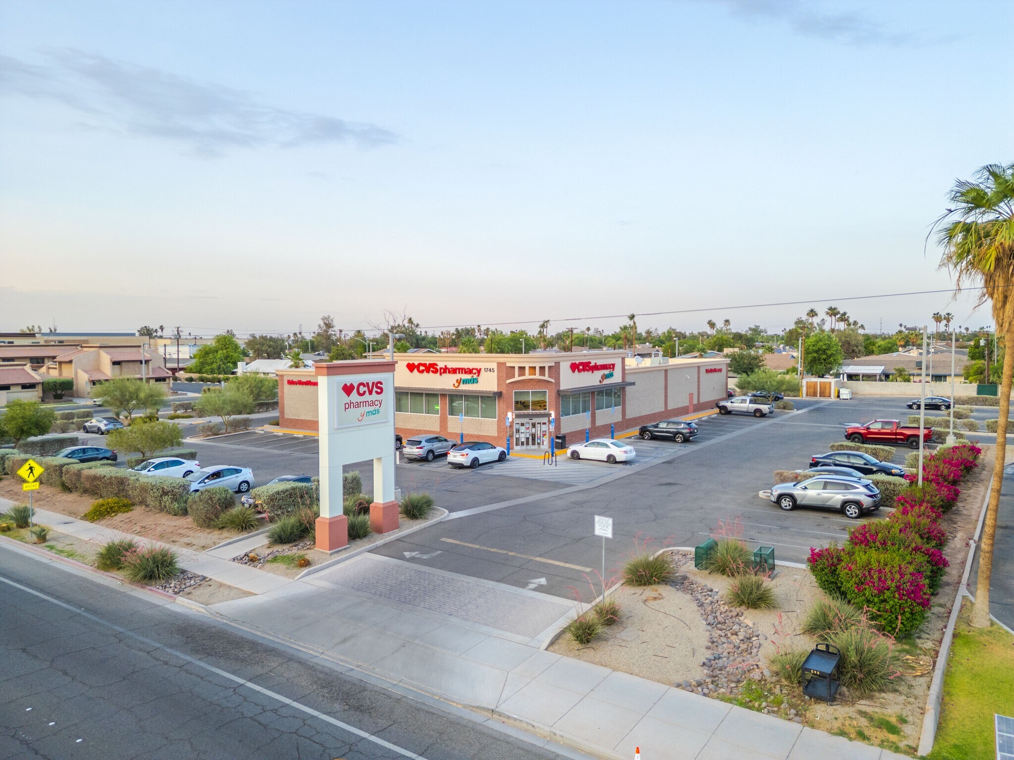 1745 S Imperial Ave, El Centro, CA à vendre Photo principale– Image 1 sur 3