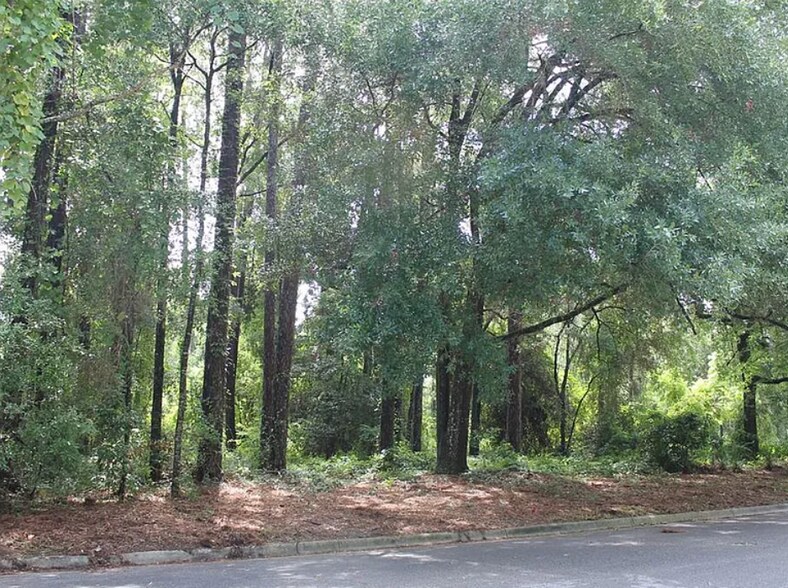 2030 SW 70th Ter, Gainesville, FL à vendre - Photo de l’immeuble – Image 2 sur 5