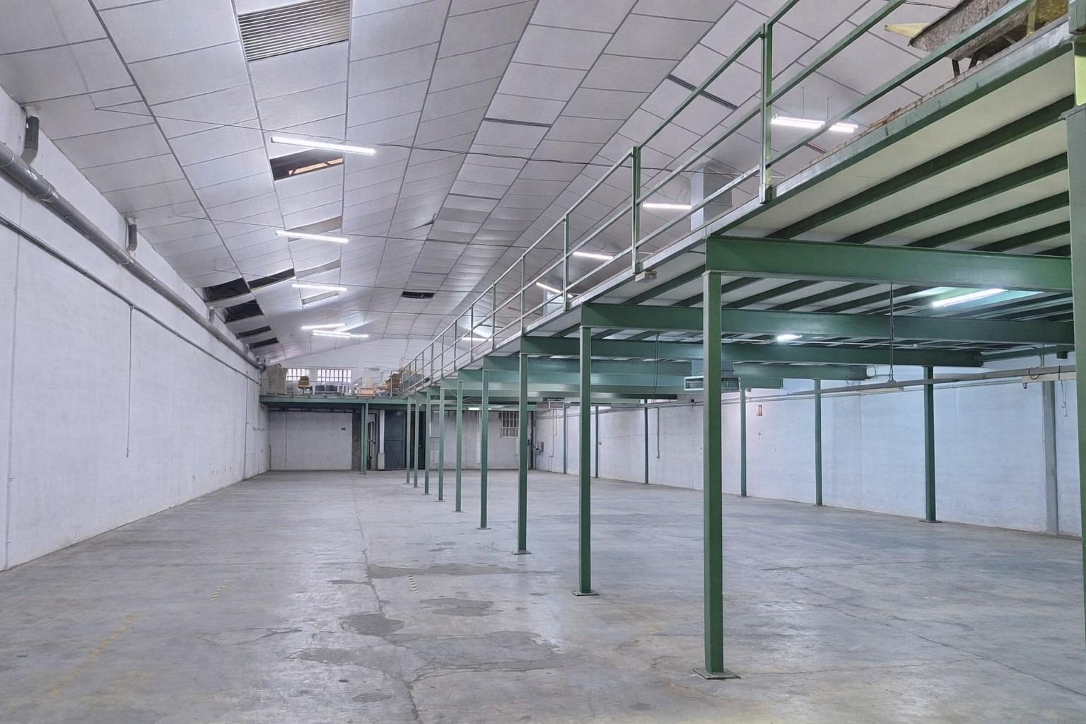 Industriel/Logistique dans Quart de Poblet à vendre Photo de l’immeuble– Image 1 sur 13