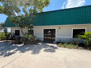 17221 Alico Center Rd, Fort Myers, FL à louer Photo de l’immeuble– Image 2 sur 12