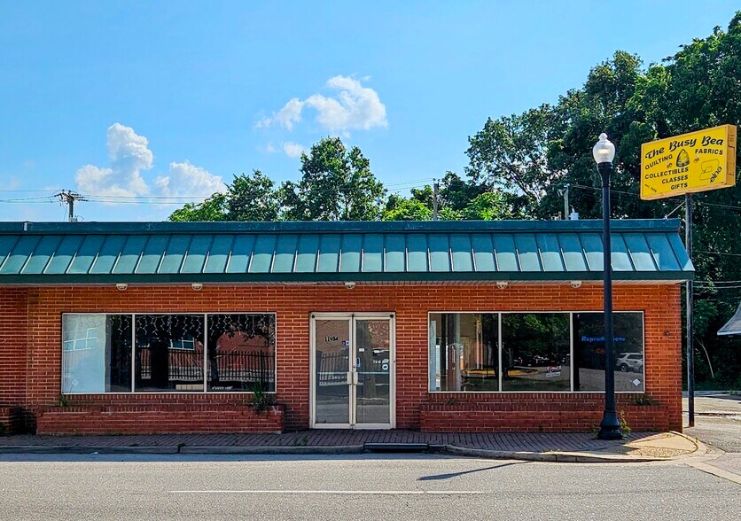 11934 Centre St, Chester, VA à louer - Photo de l’immeuble – Image 1 sur 6