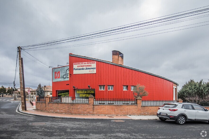 Local commercial dans Ávila, Ávila à vendre - Photo de l’immeuble – Image 2 sur 42
