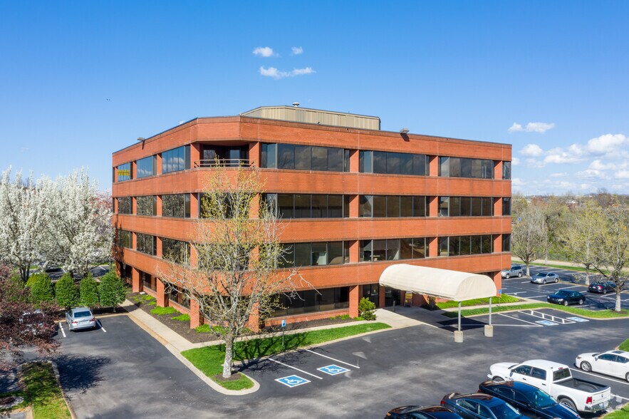 377 Riverside Dr, Franklin, TN à louer - Photo de l’immeuble – Image 2 sur 7