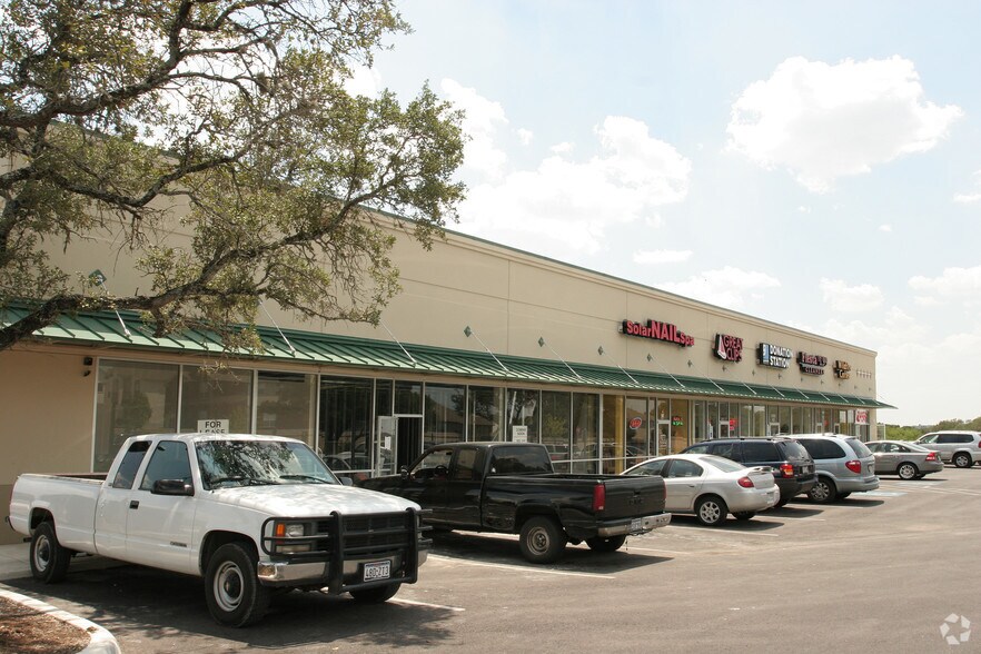 15502 Huebner Rd, San Antonio, TX à louer - Photo de l’immeuble – Image 3 sur 7