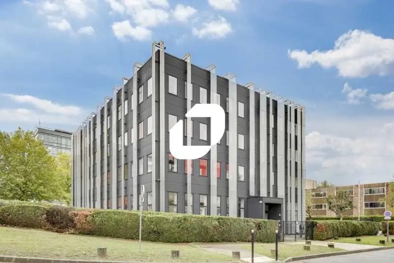 8 Square Isaac Newton, Montigny-le-Bretonneux à louer - Photo de l’immeuble – Image 2 sur 24