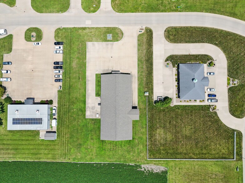 3615 Flint Ridge Dr, Burlington, IA à vendre - Photo de l’immeuble – Image 2 sur 8