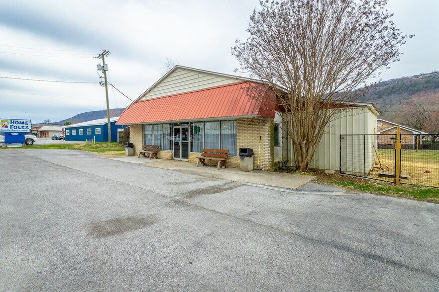 8995 Dayton Pike, Soddy Daisy, TN à vendre - Photo principale – Image 1 sur 36