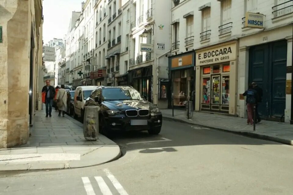 Local commercial dans Paris à louer Photo de l’immeuble– Image 1 sur 2