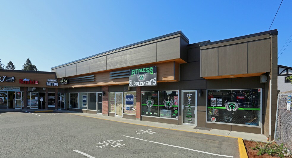705 Goldstream Ave, Langford, BC à louer - Photo de l’immeuble – Image 3 sur 4