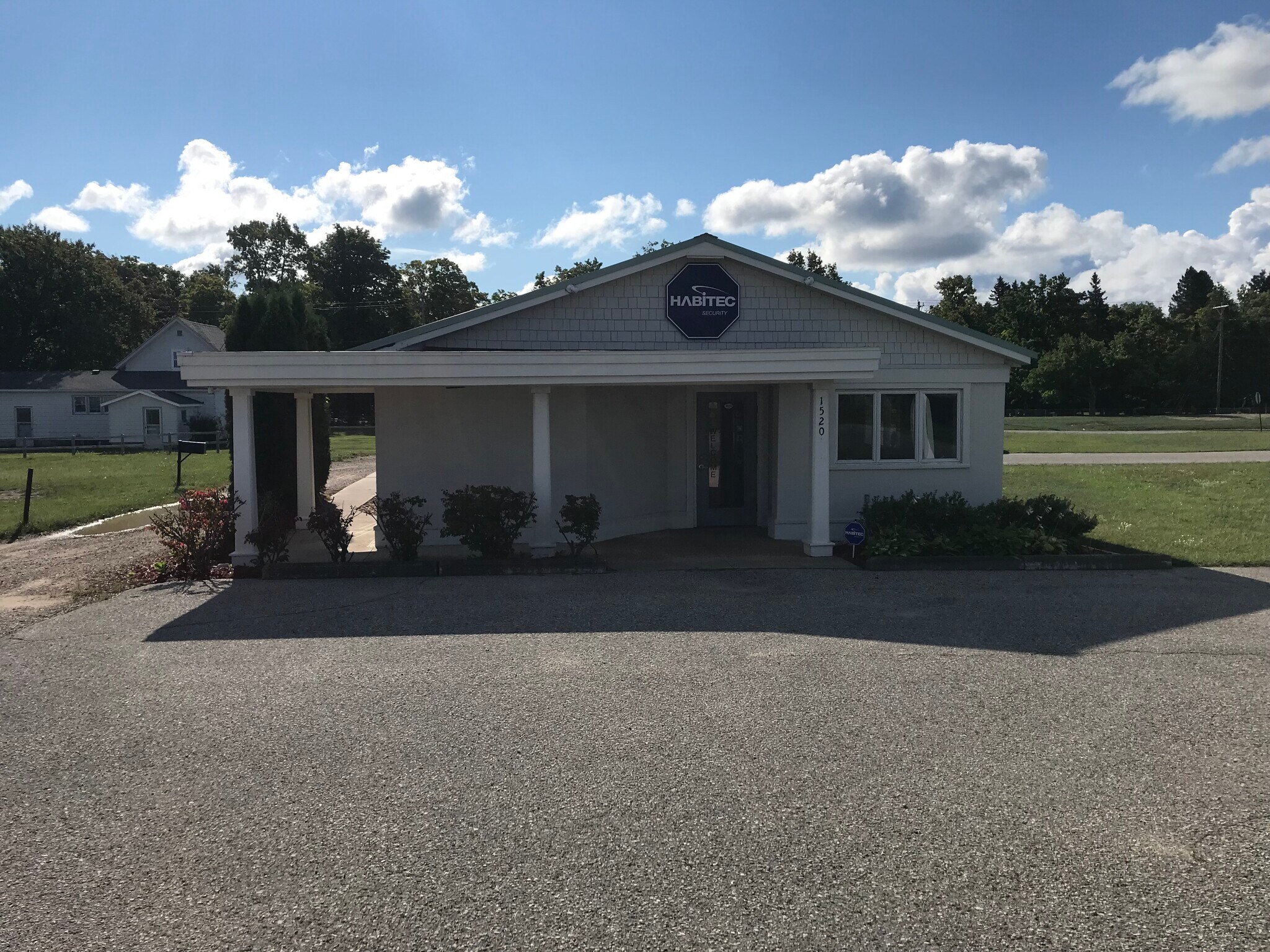 1520 Bridge St, Charlevoix, MI à vendre Photo principale– Image 1 sur 30