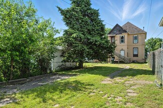 Plus de détails pour 1614 W 3rd St, Davenport, IA - Logement à vendre