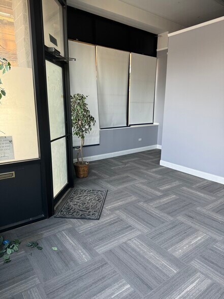 200-210 N California Ave, Chicago, IL à louer - Photo de l’immeuble – Image 2 sur 12