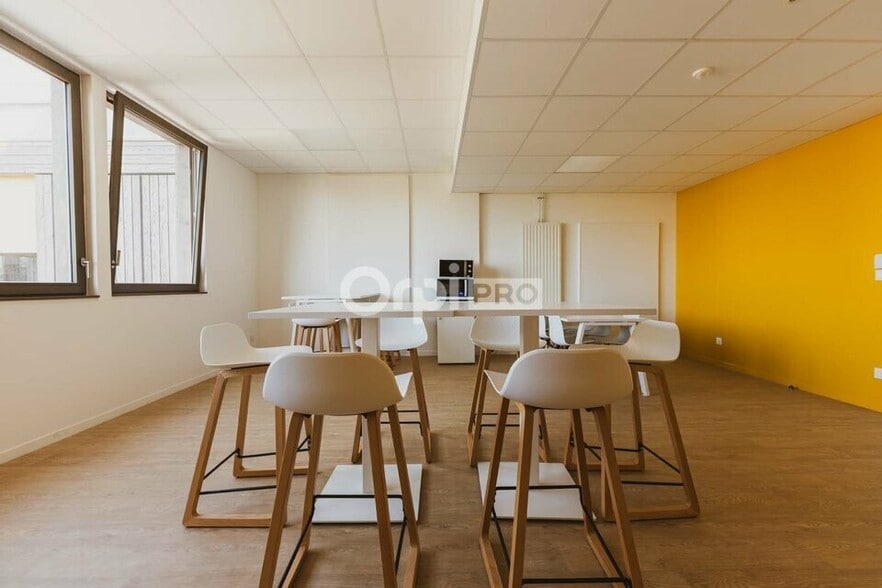 Bureau dans Pau à louer - Photo de l’immeuble – Image 3 sur 12